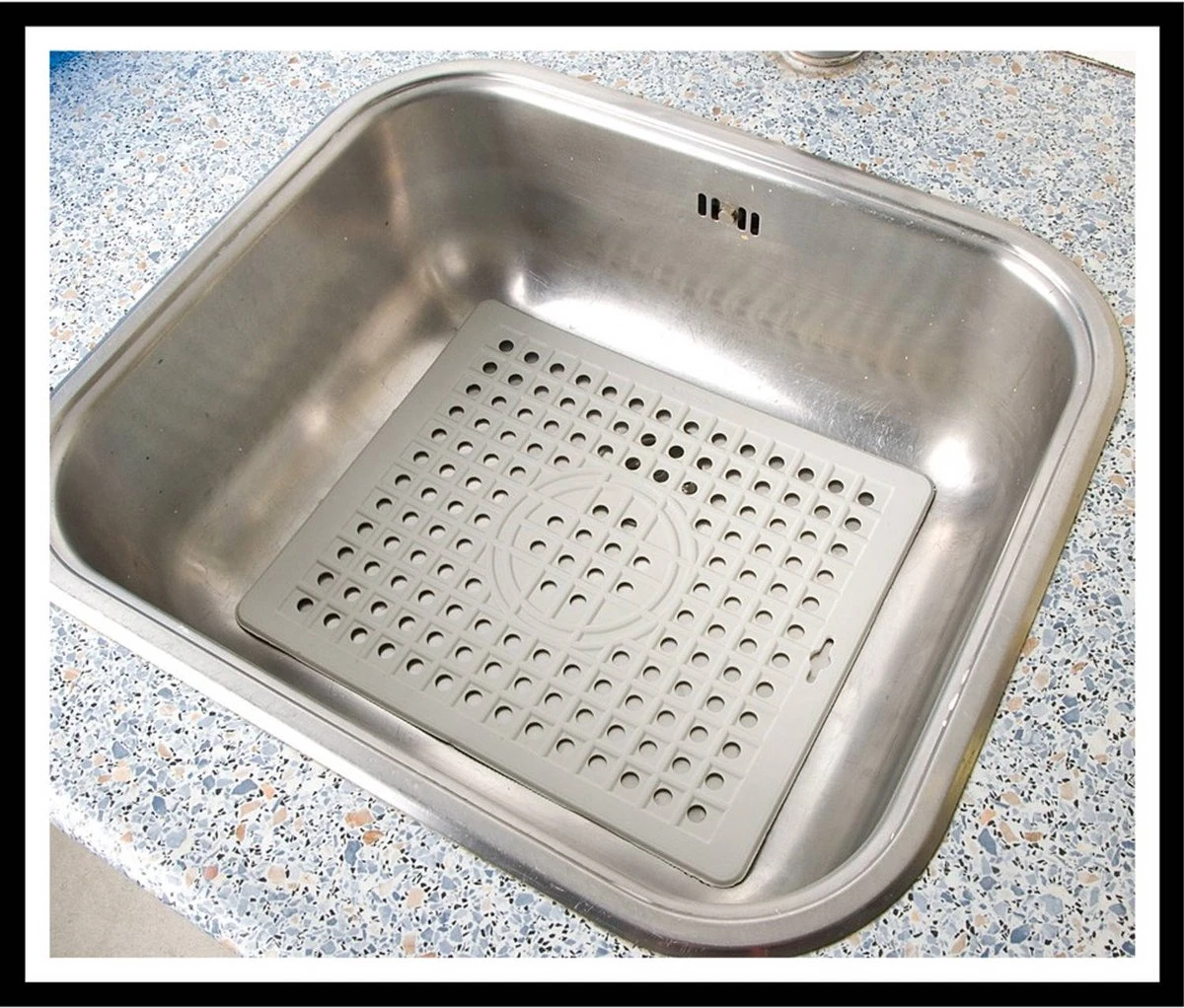 Gootsteenmat rechthoek - 31x26cm - Rubber mat beschermt de gootsteen afwasbak en het servies tegen krassen en beschadigingen. past ook in een vierkante gootsteenbak Gootsteenmat Rechthoek - 31x26cm - Rubber Mat Beschermt De Gootsteen Afwasbak En Het Servies Tegen Krassen En Beschadigingen. Past Ook In Een Vierkante Gootsteenbak -Huishoudelijke Artikelen Winkel 1200x1022 1