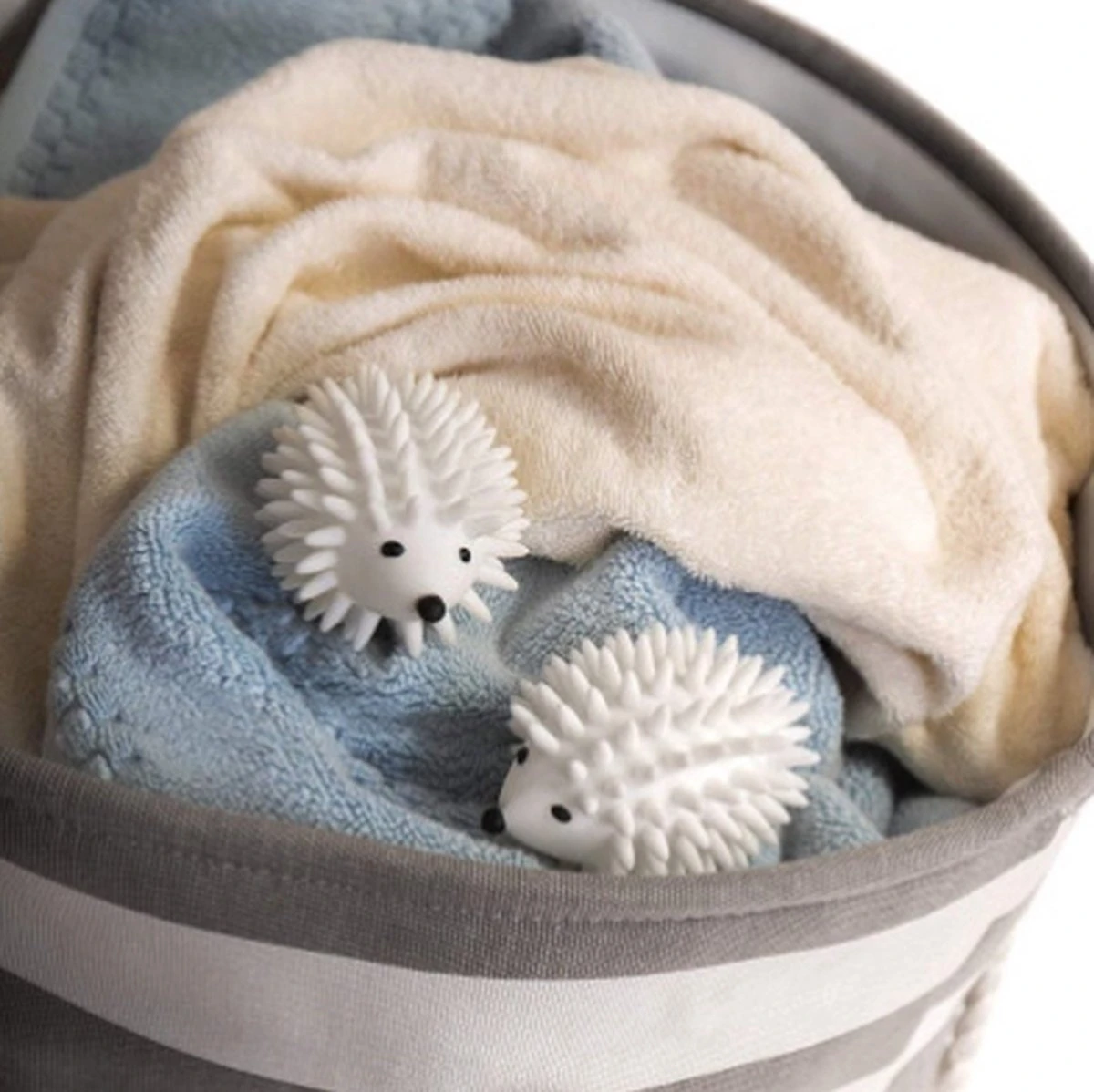 2-Pack Wasdrogerballen - Drogerballen - Wasdroger Droogballen – Wasbol – Was bal - Wasballen – Wasdroger - Haarvanger Wasmachine - Wit Merkloos 2-Pack Wasdrogerballen - Drogerballen - Wasdroger Droogballen – Wasbol – Was Bal - Wasballen – Wasdroger - Haarvanger Wasmachine - Wit -Huishoudelijke Artikelen Winkel 1200x1198 24