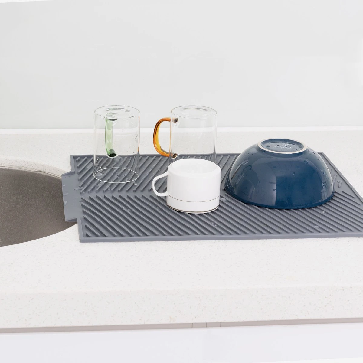 Navaris siliconen droogmat met afvoer - Aanrecht droogmat voor afwas, borden, bestek, glazen - Grijs Navaris Siliconen Droogmat Met Afvoer - Aanrecht Droogmat Voor Afwas, Borden, Bestek, Glazen - Grijs -Huishoudelijke Artikelen Winkel 1200x1200 1294