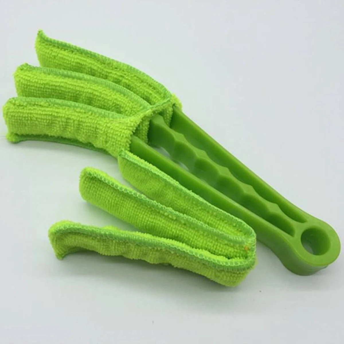 Musthave Gadget Groen - Jaloezie & Lamellen Reiniger - Lamellen Borstel - Stof Verwijderaar - Jaloezie Stoffer - Incl. Extra Microvezeldoekje Musthave Gadget Groen - Jaloezie & Lamellen Reiniger - Lamellen Borstel - Stof Verwijderaar - Jaloezie Stoffer - Incl. Extra Microvezeldoekje -Huishoudelijke Artikelen Winkel 1200x1200 1761