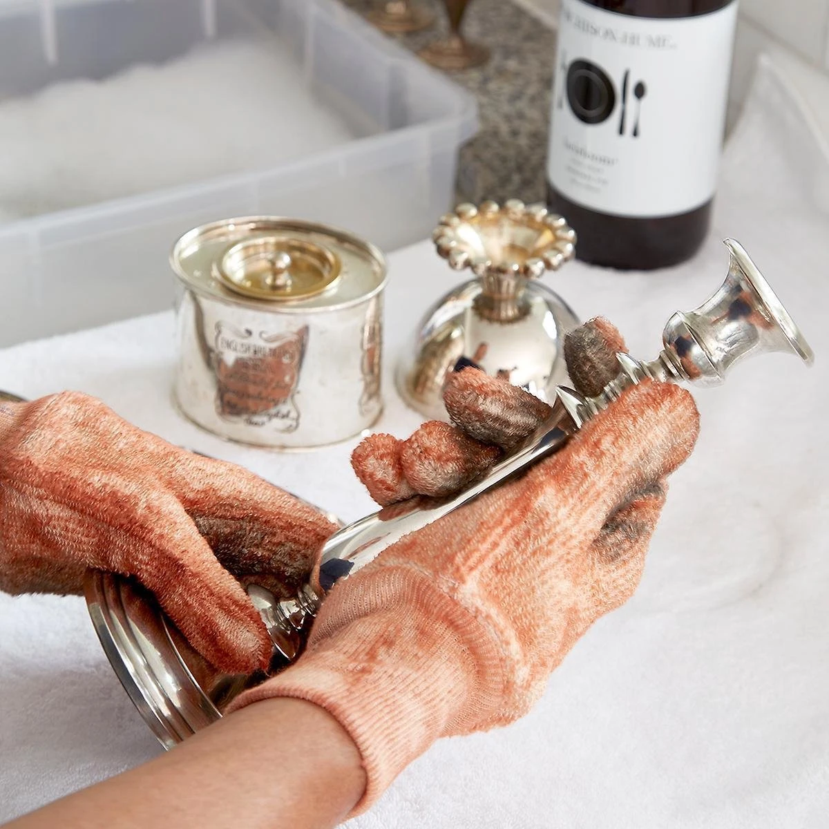 Hagerty Silver Gloves - Geïmpregneerde handschoenen voor het reinigen van zilver en verzilverde items Hagerty Silver Gloves - Geïmpregneerde Handschoenen Voor Het Reinigen Van Zilver En Verzilverde Items -Huishoudelijke Artikelen Winkel 1200x1200 1907