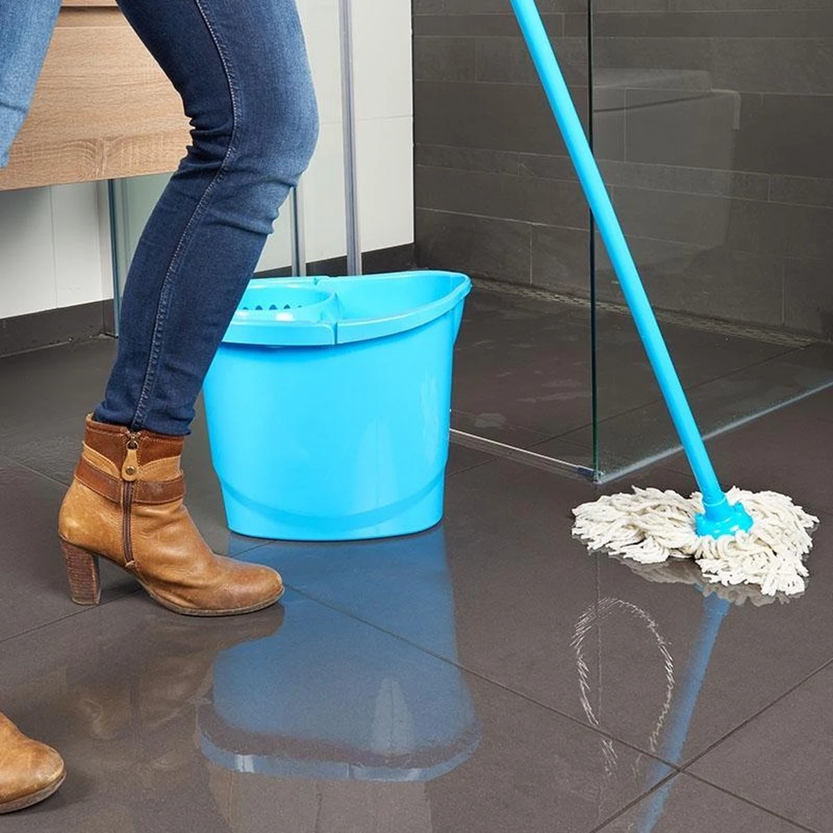 Secucare Anti slip spray 100ml - Antislip voor tegelvloeren Secucare Anti Slip Spray 100ml - Antislip Voor Tegelvloeren -Huishoudelijke Artikelen Winkel 1200x1200 2031