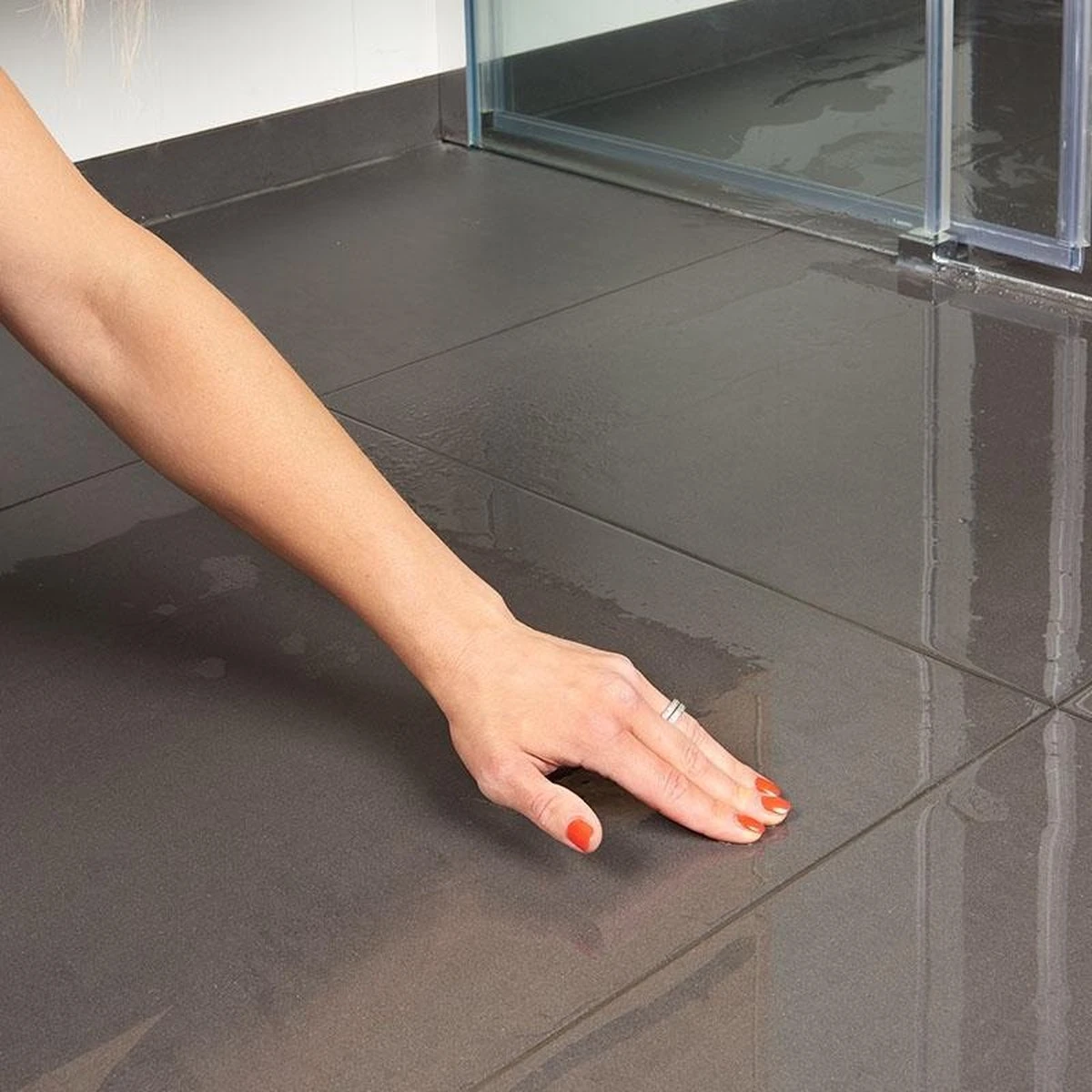 Secucare Anti slip spray 100ml - Antislip voor tegelvloeren Secucare Anti Slip Spray 100ml - Antislip Voor Tegelvloeren -Huishoudelijke Artikelen Winkel 1200x1200 2036