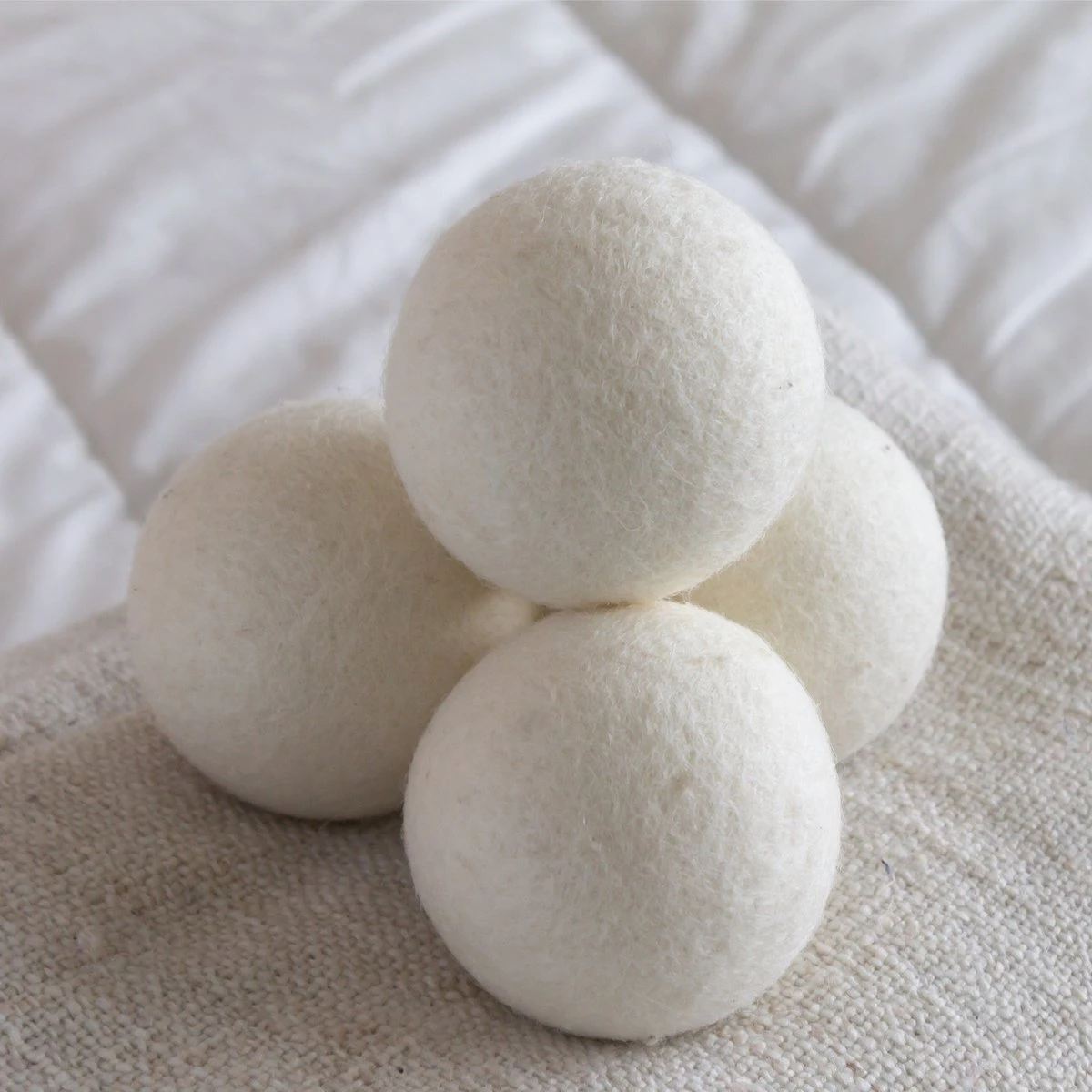 Apeiron Drogerballen - Droogballen - 6 XL Wasbollen - Droger - Duurzaam - Wasmachine - Wasverzachter - Energie Besparen - Zero Waste - Schapenvacht - Wol Apeiron Drogerballen - Droogballen - 6 XL Wasbollen - Droger - Duurzaam - Wasmachine - Wasverzachter - Energie Besparen - Zero Waste - Schapenvacht - Wol -Huishoudelijke Artikelen Winkel 1200x1200 767