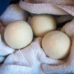 Apeiron Drogerballen - Droogballen - 6 XL Wasbollen - Droger - Duurzaam - Wasmachine - Wasverzachter - Energie Besparen - Zero Waste - Schapenvacht - Wol 5 Apeiron Drogerballen - Droogballen - 6 XL Wasbollen - Droger - Duurzaam - Wasmachine - Wasverzachter - Energie Besparen - Zero Waste - Schapenvacht - Wol -Huishoudelijke Artikelen Winkel 1200x1200 769