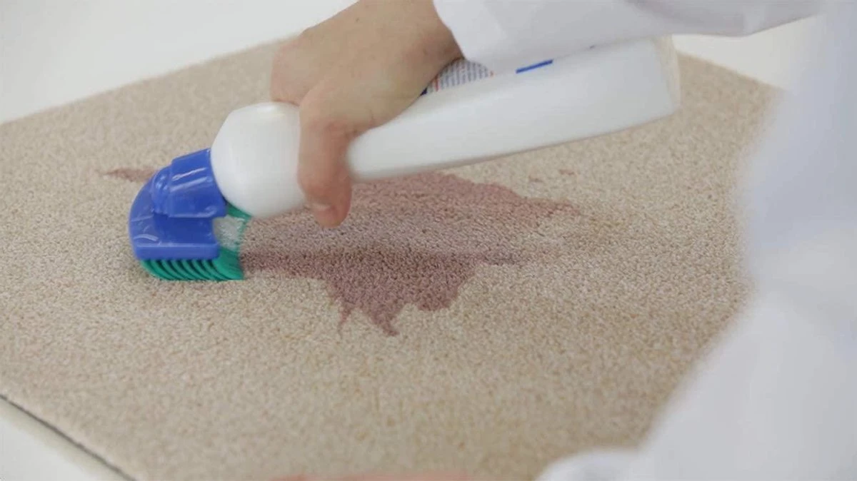 Dr. Beckmann Tapijtvlekkenborstel - Tapijtreiniging - Tapijt Vlekverwijderaar met Borstel - Schoon tapijt - Dierenvlekkenverwijderaar Dr. Beckmann Tapijtvlekkenborstel - Tapijtreiniging - Tapijt Vlekverwijderaar Met Borstel - Schoon Tapijt - Dierenvlekkenverwijderaar -Huishoudelijke Artikelen Winkel 1200x674 1