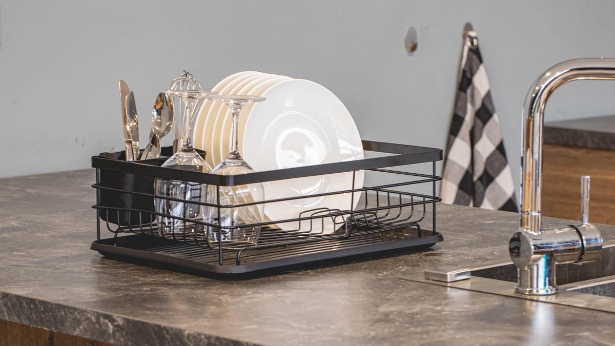 Sareva Afdruiprek - met plateau - Zwart Sareva Afdruiprek - Met Plateau - Zwart -Huishoudelijke Artikelen Winkel 1200x675 1