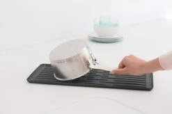 Brabantia SinkSide Afdruiprek Compact - Dark Grey -Huishoudelijke Artikelen Winkel 1200x799 1