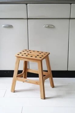 PUHLMANN - Inklapbare Kruk, JAMES, Hout, 41 Cm Hoog, Max 150 Kilo 3 PUHLMANN - Inklapbare Kruk, JAMES, Hout, 41 Cm Hoog, Max 150 Kilo -Huishoudelijke Artikelen Winkel 800x1200 8